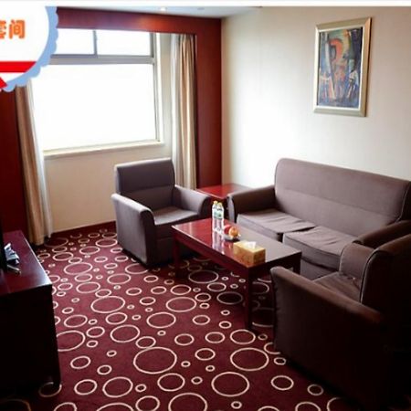 Beijing Spring Hotel Buitenkant foto
