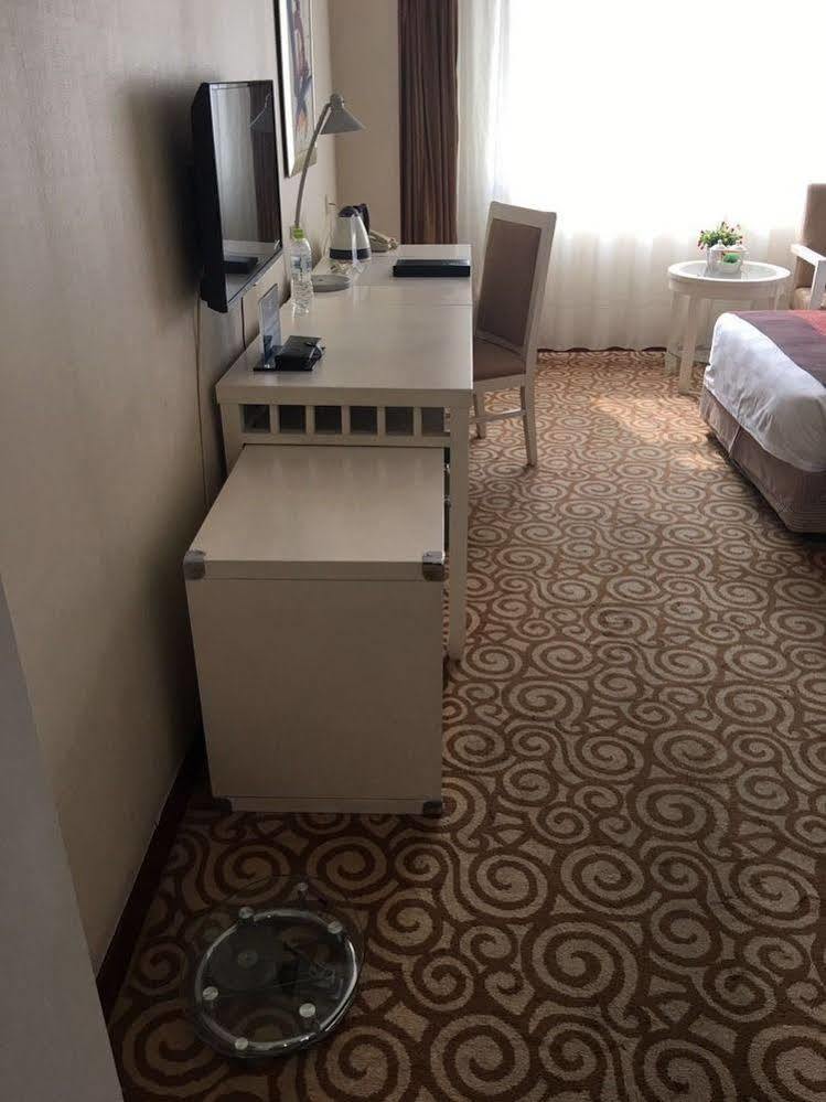 Beijing Spring Hotel Buitenkant foto